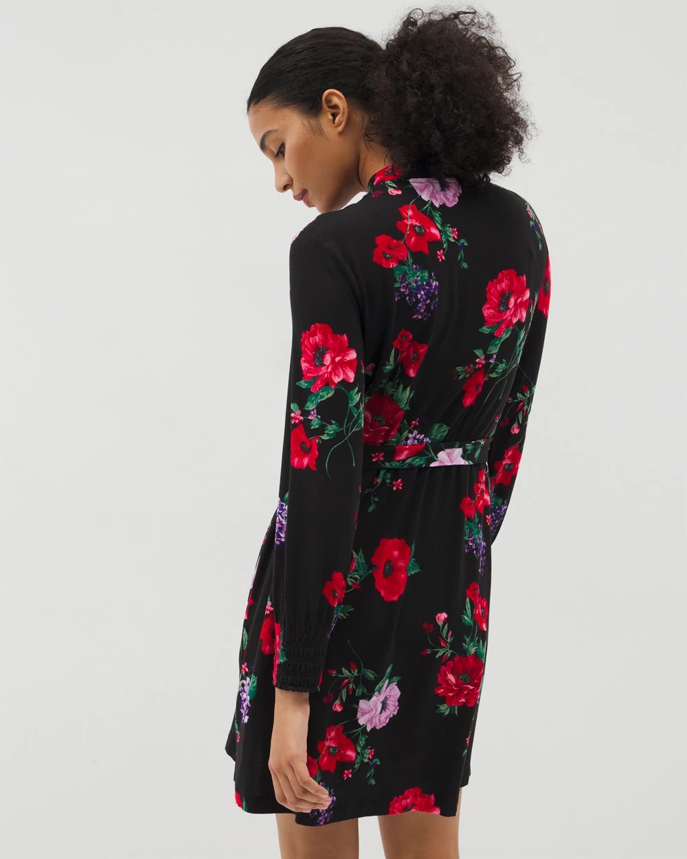 Soma Long-Sleeve Short Robe
