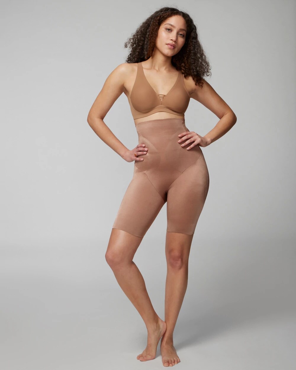 Soma Mid-Level Shaping Vanishing Edge High-Waist Thigh Slimmer